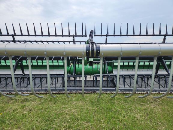 2024 John Deere RD40F Header Combine