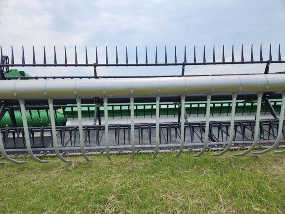 2024 John Deere RD40F Header Combine