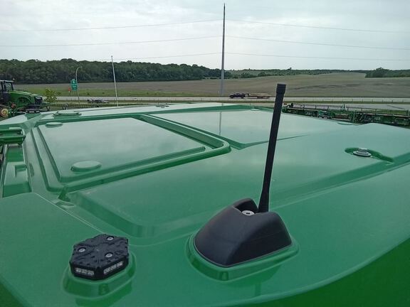 2023 John Deere 9R 440 Tractor 4WD