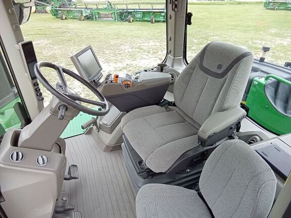 2023 John Deere 9R 440 Tractor 4WD