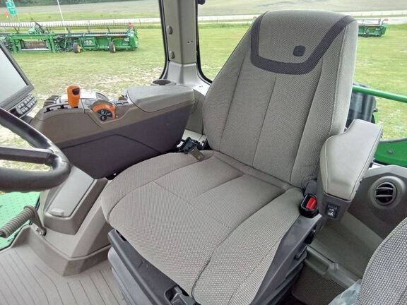 2023 John Deere 9R 440 Tractor 4WD