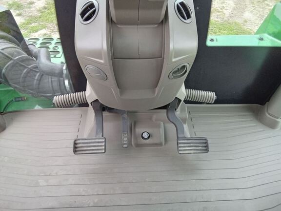 2023 John Deere 9R 440 Tractor 4WD