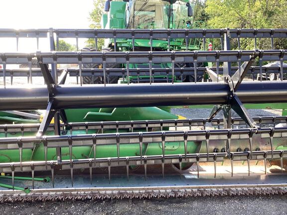 2004 John Deere 625F Header Combine
