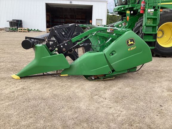 2009 John Deere 635F Header Combine