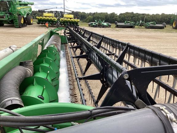 2009 John Deere 635F Header Combine