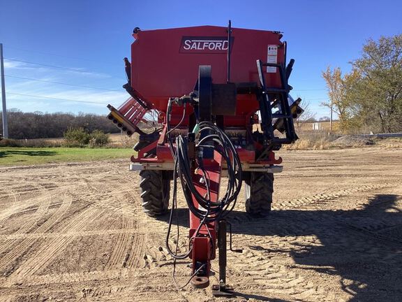 2018 Salford 8608 Applicator