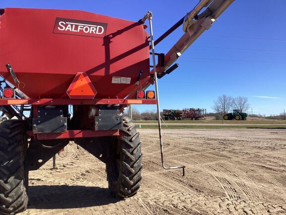 2018 Salford 8608 Applicator