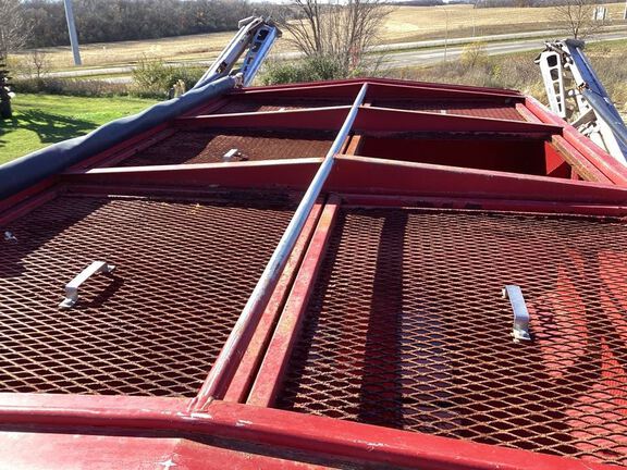 2018 Salford 8608 Applicator