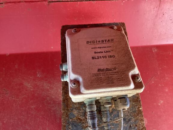 2018 Salford 8608 Applicator