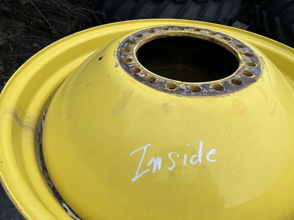 2019 John Deere 20 BOLT RIMS Tires