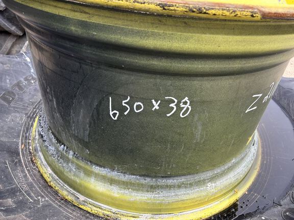 2019 John Deere 20 BOLT RIMS Tires