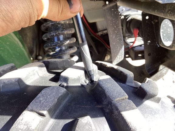 2013 John Deere 825I ATV