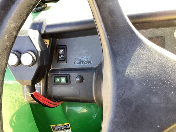 2013 John Deere 825I ATV