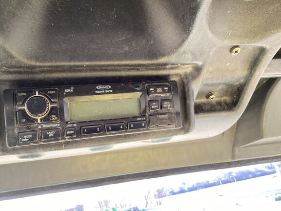 2013 John Deere 825I ATV