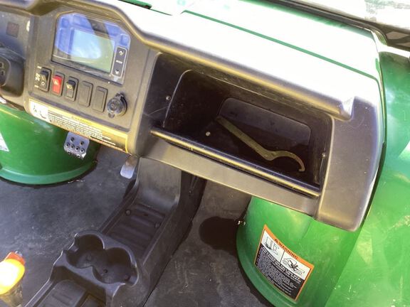 2013 John Deere 825I ATV