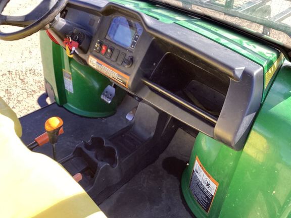 2013 John Deere 825I ATV