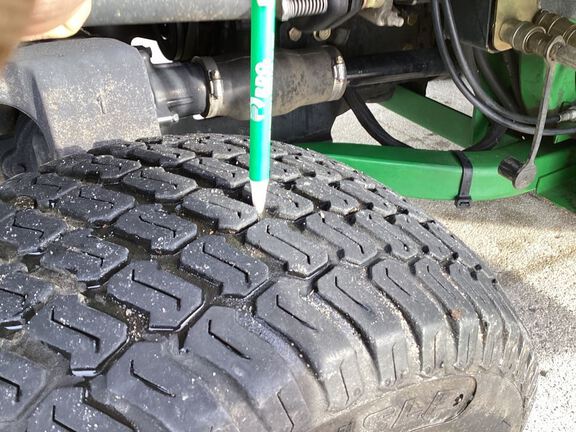 2005 John Deere 1445 Mower/Front Deck