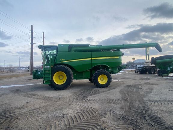 2021 John Deere S780 Combine
