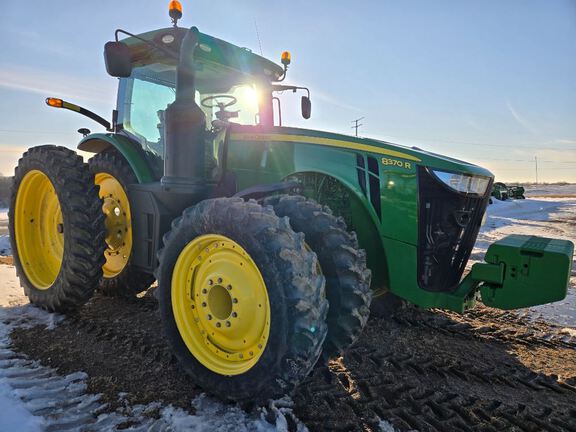 2016 John Deere 8370R Tractor