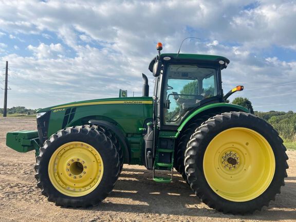 2016 John Deere 8370R Tractor