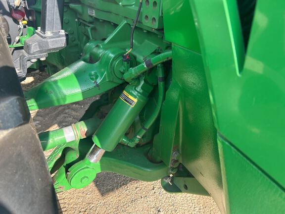 2016 John Deere 8370R Tractor