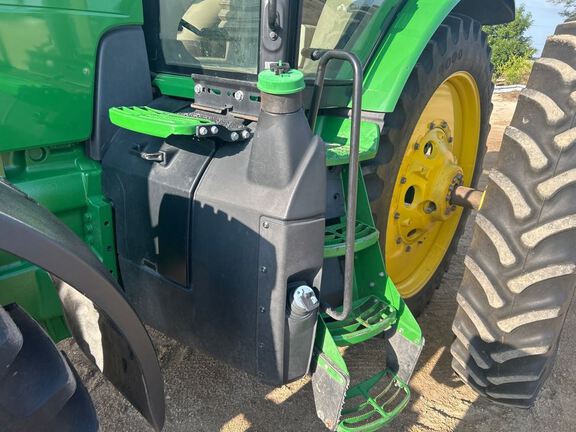 2016 John Deere 8370R Tractor