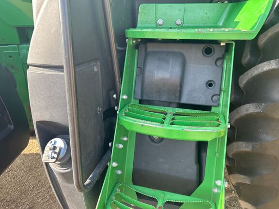 2016 John Deere 8370R Tractor