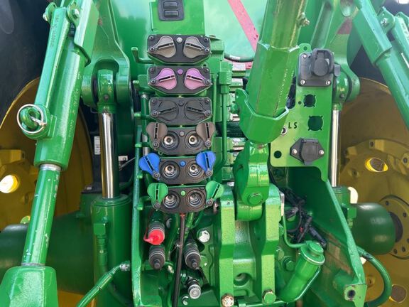 2016 John Deere 8370R Tractor