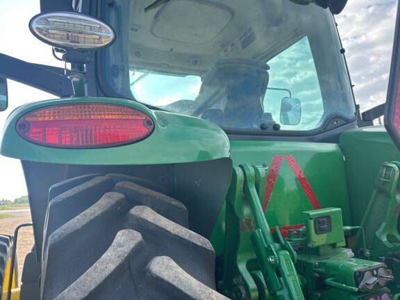 2016 John Deere 8370R Tractor
