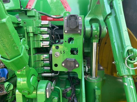 2016 John Deere 8370R Tractor