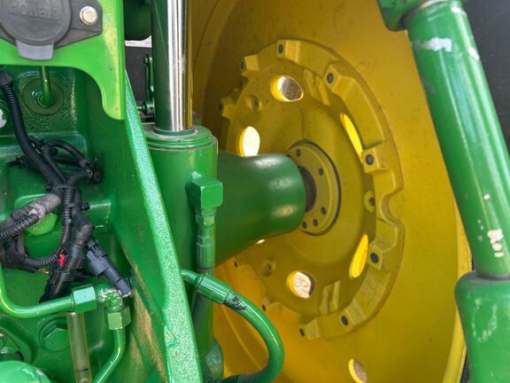 2016 John Deere 8370R Tractor