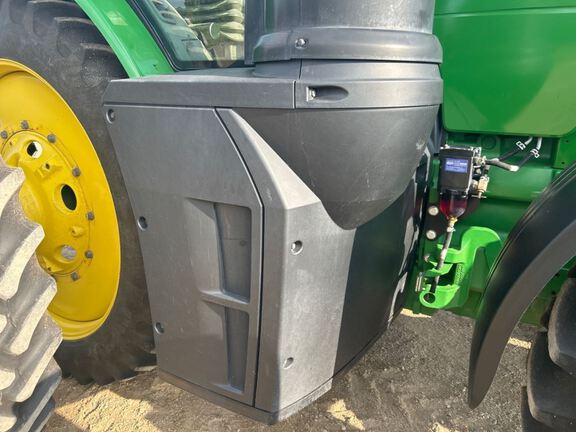 2016 John Deere 8370R Tractor