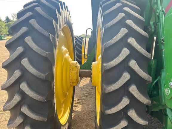2016 John Deere 8370R Tractor