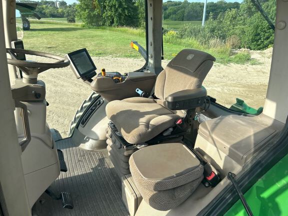 2016 John Deere 8370R Tractor