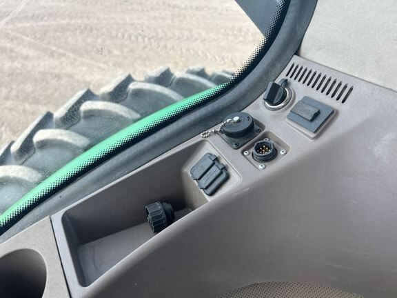 2016 John Deere 8370R Tractor