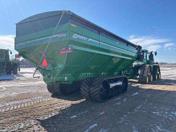 2020 Brent 1596 Grain Cart