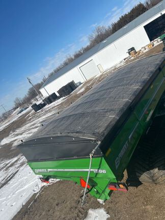 2020 Brent 1596 Grain Cart