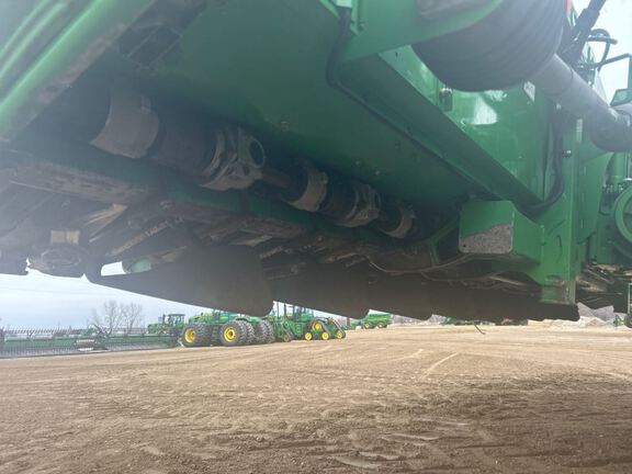 2013 John Deere 612C Header Corn Head