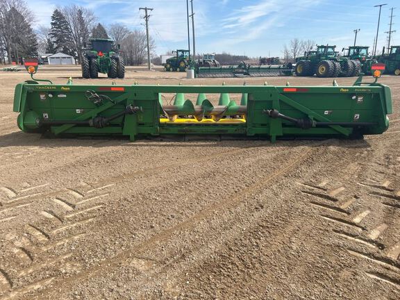2010 John Deere 612C Header Corn Head