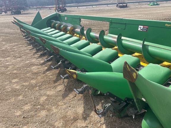 2010 John Deere 612C Header Corn Head