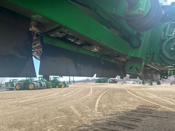 2010 John Deere 612C Header Corn Head