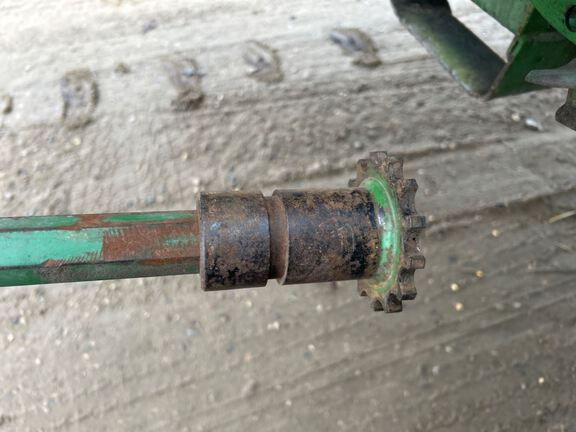 John Deere 643 Header Corn Head