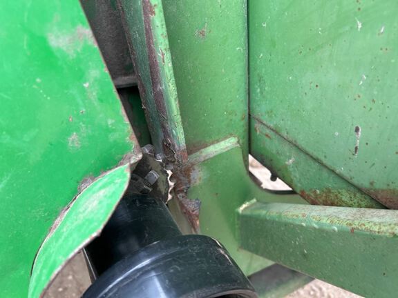 John Deere 643 Header Corn Head