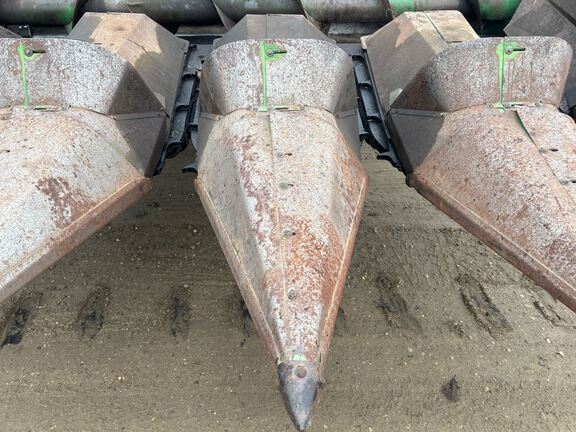 John Deere 643 Header Corn Head