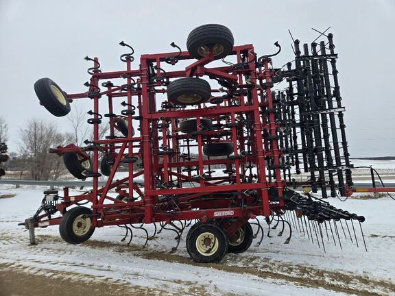 2012 Salford 700 Field Cultivator