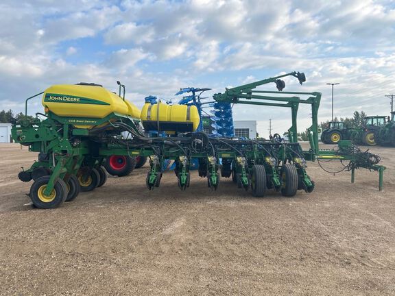 2011 John Deere 1770NT CCS Planter