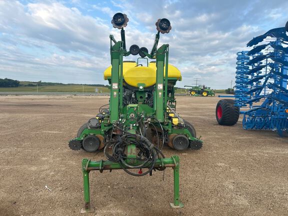 2011 John Deere 1770NT CCS Planter