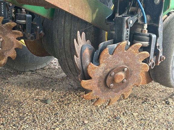 2011 John Deere 1770NT CCS Planter