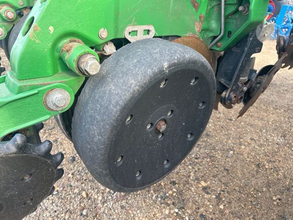 2011 John Deere 1770NT CCS Planter