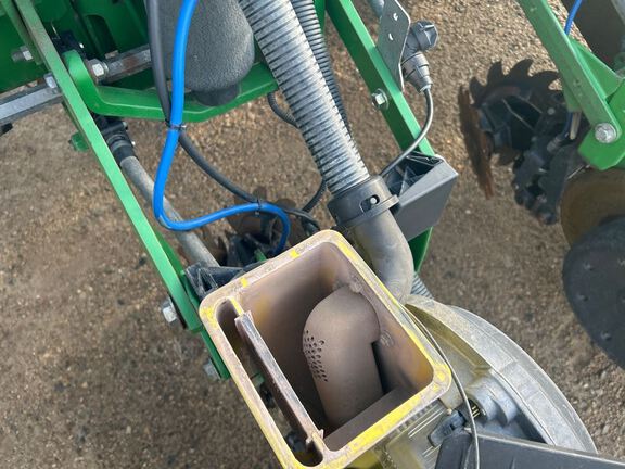 2011 John Deere 1770NT CCS Planter